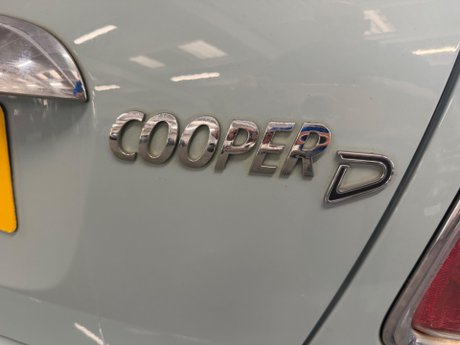 Mini Hatch 2.0 Cooper D Auto Euro 5 3dr 27