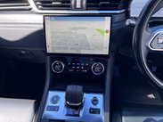 Jaguar F-Pace 2.0 D200 MHEV R-Dynamic HSE Auto AWD Euro 6 (s/s) 5dr 28