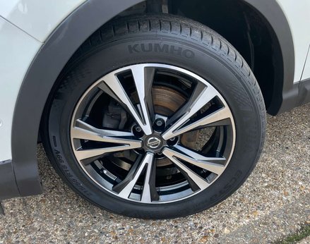 Nissan Qashqai 1.3 Qashqai N-Connecta DiG-T 5dr 3