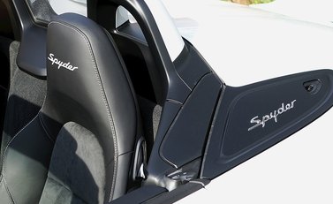 Porsche Boxster Spyder 12