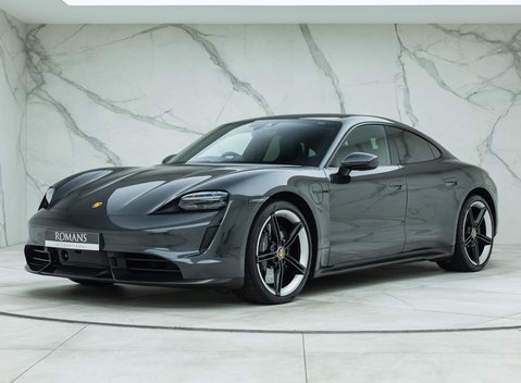 Porsche Taycan TURBO S 1