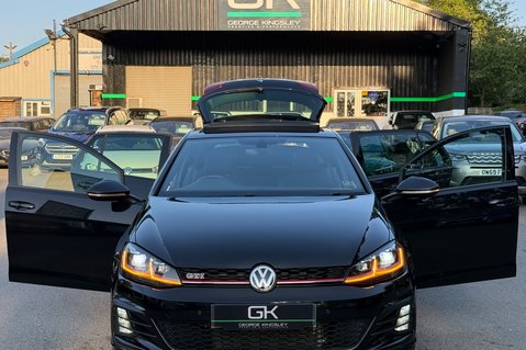 Volkswagen Golf GTI PERFORMANCE TSI DSG - PANORAMIC SUNROOF  19
