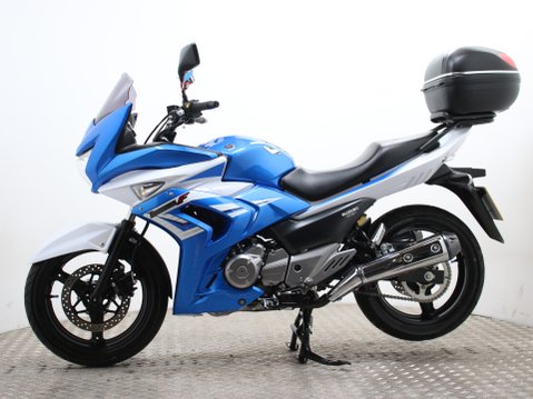 Suzuki Inazuma GW 250 FL5 8