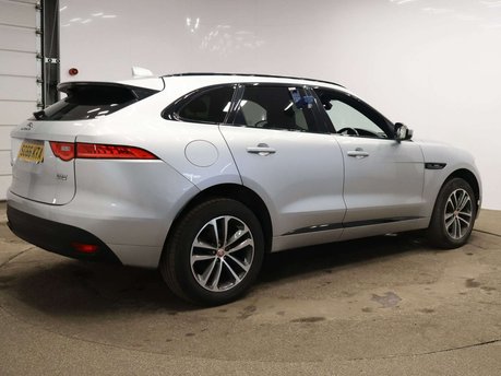 Jaguar F-Pace 2.0 F-Pace R-Sport AWD D 4WD 5dr 9