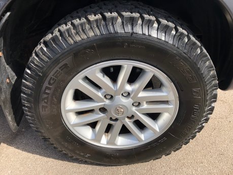Toyota Hilux INVINCIBLE 4X4 3.0 D-4D DCB Manual 99000m FSH inc Cambelt 23