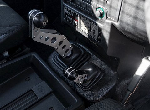 Land Rover Defender 90 Bowler Edition 18