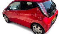 Toyota Aygo 1.0 VVT-i x-play Hatchback 5dr Petrol x-shift Euro 6 (71 ps) 4