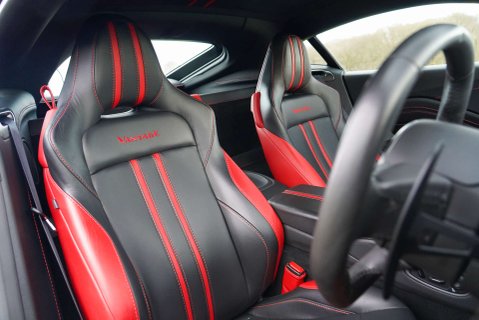Aston Martin Vantage 4.0 Vantage V8 Auto 3dr 9