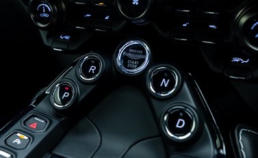 Aston Martin Vantage 18