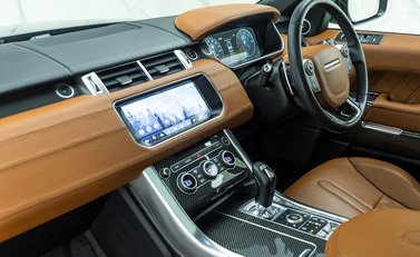 Land Rover Range Rover Sport 5.0 SVR URBAN 18