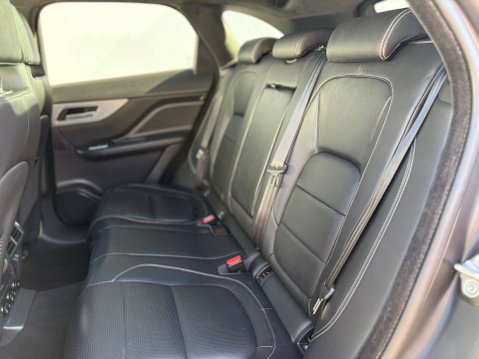 Jaguar F-Pace 2.0 F-PACE Chequered Flag AWD D Auto 4WD 5dr 61
