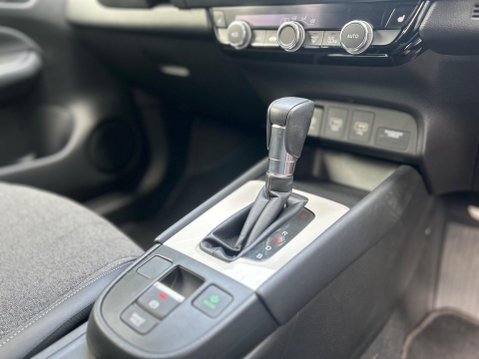 Honda Jazz I-MMD EX 9