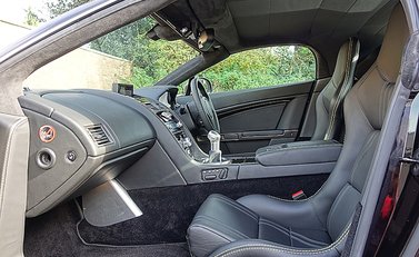 Aston Martin V12 Vantage Roadster 8