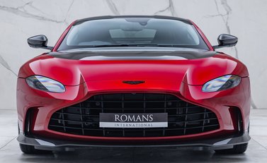 Aston Martin V12 Vantage 4