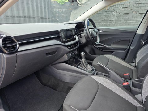 Skoda Fabia 1.0 MPI SE Comfort Euro 6 (s/s) 5dr 28