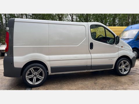 Renault Trafic 2.0 TD dCi SL29 QS6 L1 H1 4dr 7