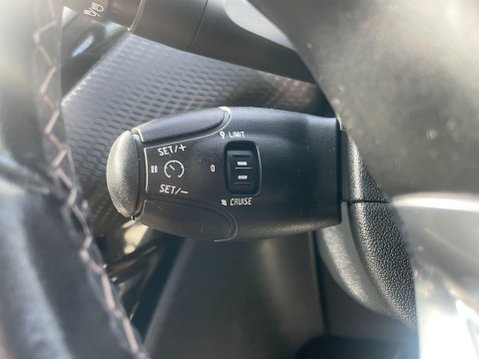 Peugeot 2008 1.2 PureTech Allure Premium Euro 6 (s/s) 5dr 27