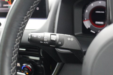 Nissan Qashqai 5dr 1.3 DIG-T MHEV N-Connecta Petrol Hybrid Glass Roof Pack 20