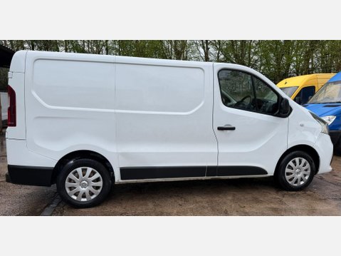 Renault Trafic 1.6 dCi 27 Business+ Panel Van 5dr Diesel Manual SWB Standard Roof Euro 5 ( 17