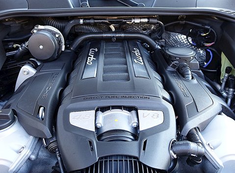 Porsche Cayenne Turbo 22