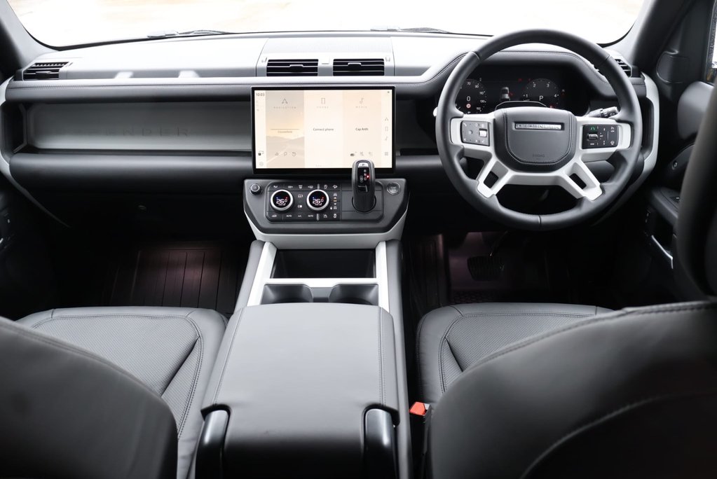 Land Rover Defender 110 2026 D350 HARD TOP X-DYNAMIC HSE PPF SEEKER STYLED WITH SEATS  18