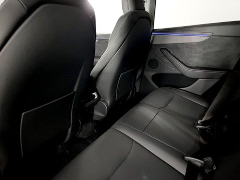 Tesla Model Y 84.7kWh (Dual Motor) Long Range SUV 5dr Electric Auto 4WDE (513 ps) Cruise 19