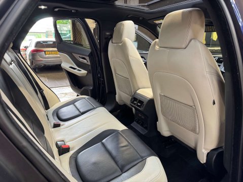 Jaguar F-Pace 3.0 F-PACE V6 S AWD D Auto 4WD 5dr 61