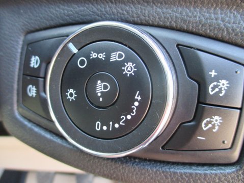 Ford B-Max 1.0T EcoBoost Titanium Navigator Euro 6 5dr 40