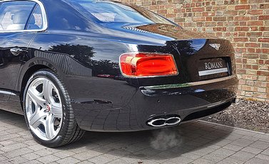 Bentley Flying Spur V8 21