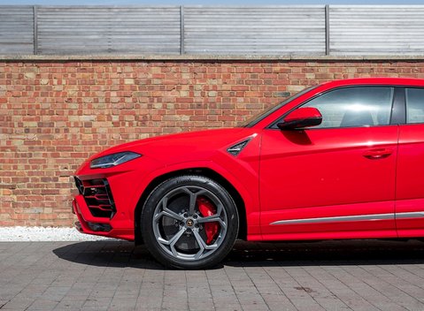Lamborghini Urus 32