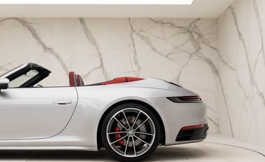 Porsche 911 Carrera 4S Cabriolet (992) 27