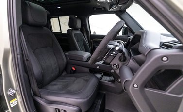 Land Rover Defender V8 6