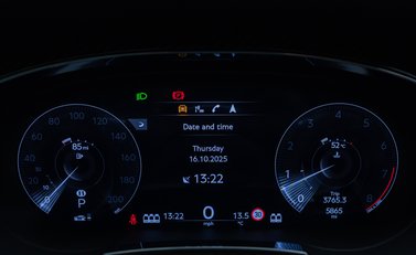 Bentley Bentayga V8 AZURE 23