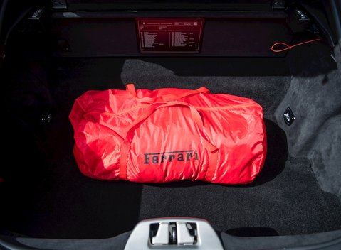 Ferrari 812 Superfast 36