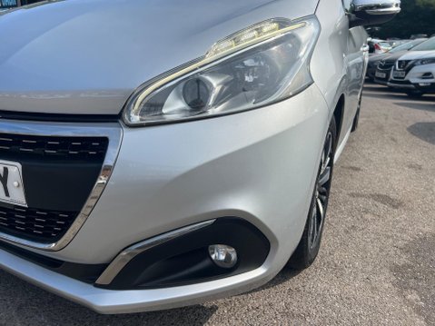 Peugeot 208 1.2 PureTech Allure Premium Euro 6 5dr 11