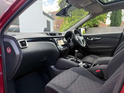 Nissan Qashqai 1.2 DIG-T N-Connecta SUV 5dr Petrol Manual 2WD Euro 6 (s/s) (115 ps) 53