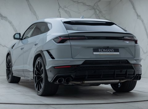 Lamborghini Urus S 10