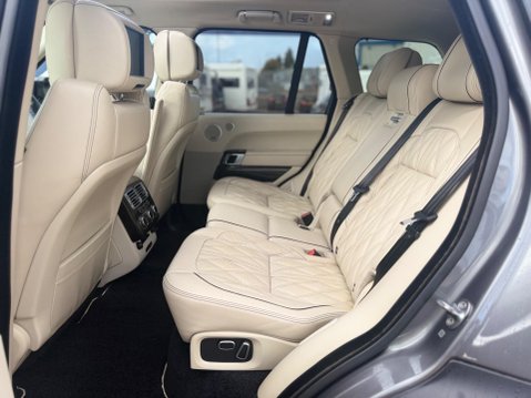 Land Rover Range Rover 4.4 SD V8 Autobiography Auto 4WD Euro 5 5dr 25