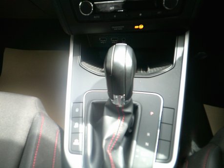 SEAT Arona TSI FR DSG ONLY 36,000 MILES FROM NEW 12