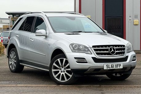 Mercedes-Benz M Class 3.0 ML350 CDI V6 BlueEfficiency Grand Edition SUV 5dr Diesel G-Tronic 4WD E