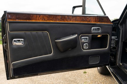 Rolls-Royce Corniche II Convertible 36