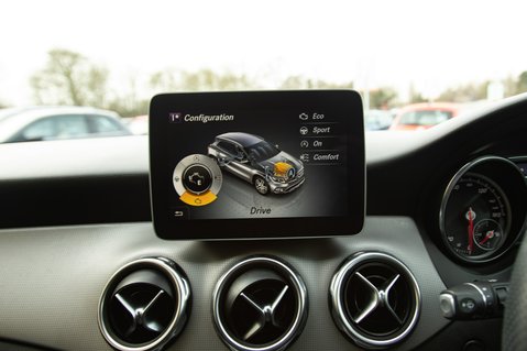 Mercedes-Benz GLA Class GLA 180 URBAN EDITION 27