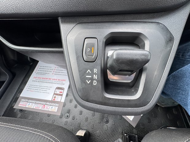 Renault Trafic AUTO SWB L1H1 Low Roof LL31 Air Con Alloys Cruise Nav EURO 6 24