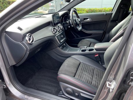 Mercedes-Benz GLA 2.1 GLA220d AMG Line 7G-DCT 4MATIC Euro 6 (s/s) 5dr 34