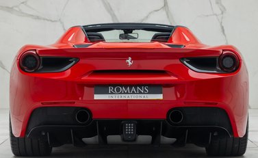 Ferrari 488 SPIDER 11