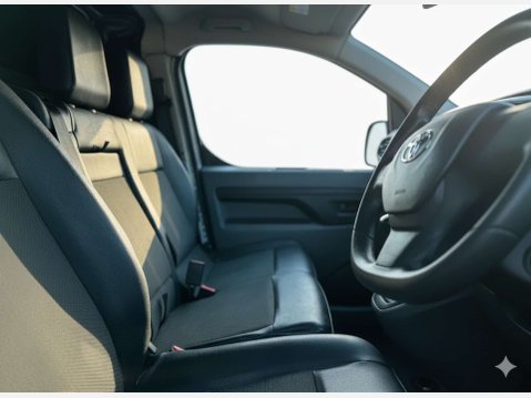 Toyota Proace 1.6 Proace Icon 28
