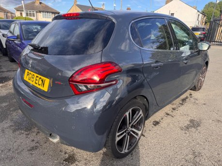 Peugeot 208 S/S GT LINE 8