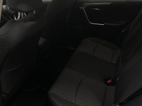 Toyota Rav4 2.5 VVT-h Design SUV 5dr Petrol Hybrid CVT Euro 6 (s/s) (218 ps) 17