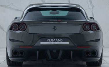 Ferrari GTC4 Lusso V12 TAILOR MADE 7
