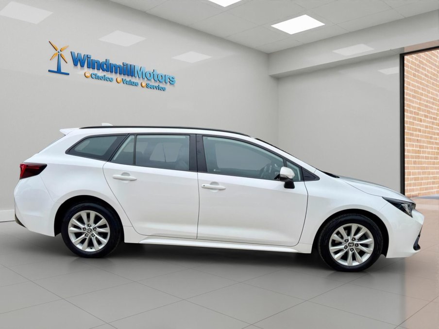 2023 Toyota Corolla — image 3